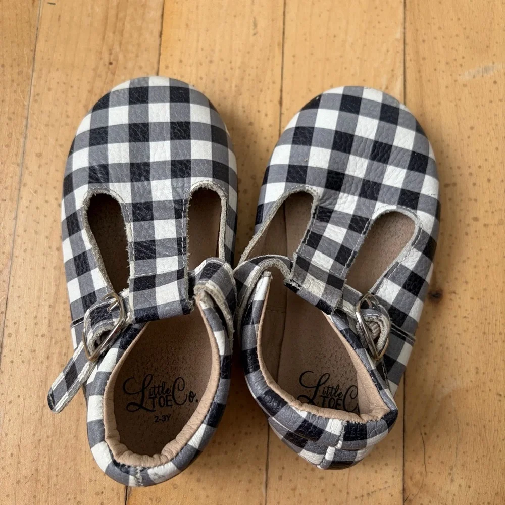 Little Toe Co Black & White Buffalo Plaid T-Bars Toddler Girl Shoes‎ Size 2-3 Yr